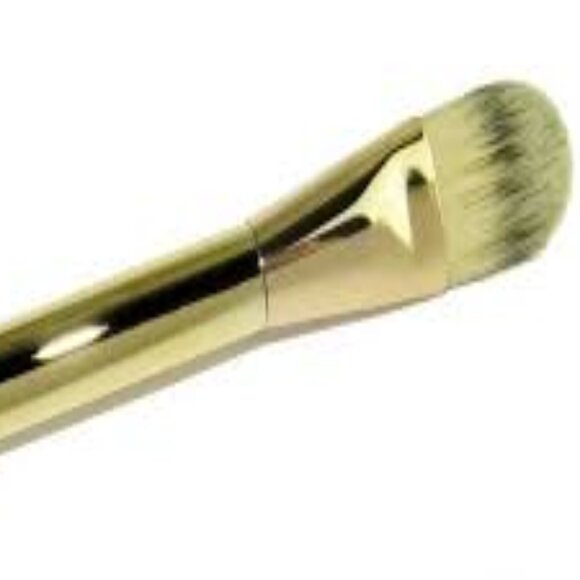 ESTEE LAUDER FOUNDATION BRUSH - TRAVEL SIZE - - Picture 2 of 2